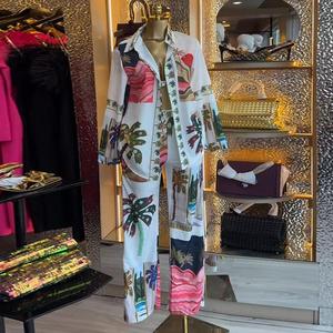 Completo Elegante da Donna con Camicia Stampata e Pantaloni a Gamba Larga, Stile Casual - Product Image 2