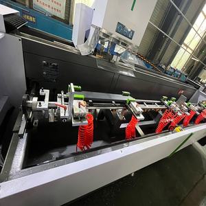 Hoogprecisie raam- en deurmachine lineaire geleiderails CNC dubbel-spindel boor- en freesmachine - Product Image 5