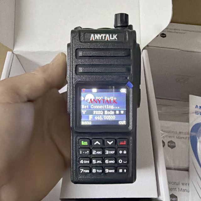 R-1560 NETWORK 4G TWO WAY RADIO WITH GPS UHF 400-470MHZ