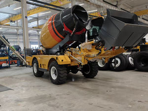 Camión Mezclador de Concreto Autocargable de 4 Metros Cúbicos con Motor y Caja de Cambios, Sistema Hidráulico Importado en Venta - Product Image 4