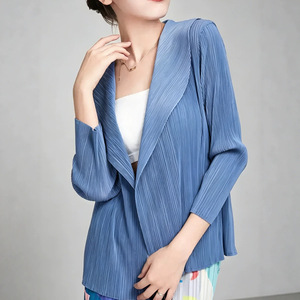 Cárdigan Abierto Gris Plisado Miyake de Poliéster para Mujer, Estilo Casual, Delgado, Transpirable y Ecológico, Colección PY 2026 - Product Image 5
