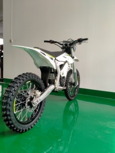 Moto électrique tout-terrain 12 kW style Sur Ron 2022 pour adulte avec pédales VMX3000 - Product Image 2