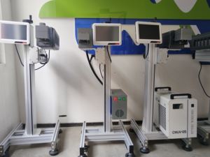 เครื่องแกะสลักเลเซอร์ฝาขวดโลหะเครื่องเข้ารหัสวันที่ผลิตถังนมผงทอง - Product Image 2