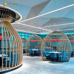 เฟอร์นิเจอร์ร้านอาหารแบบบูธทรงกรงนกสแตนเลสหรูหรา รุ่น EX1438 โซฟาบูธโลหะสั่งทำพิเศษสำหรับรับประทานอาหาร ดีไซน์สำหรับโรงแรมและบาร์ - Product Image 1