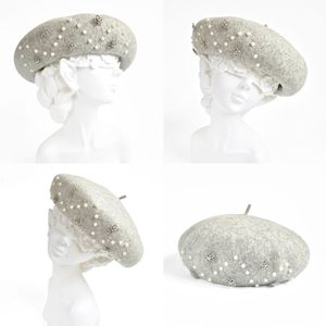 Nouveau Béret en Laine Grise pour Femme, Automne Hiver, Style Décontracté, en Polaire Doux, avec Fleur Cousue Main et Perles Lourdes, Effet 3D - Product Image 1