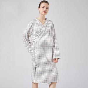 Bata de <span class=keywords><strong>hospital</strong></span> unisex personalizable, batas de paciente y vestidos de enfermería reutilizables y pijamas médicos con mangas cortas para <span class=keywords><strong>maternidad</strong></span> - Product Image 3