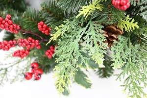 Factory Customized Pvc <b>Front</b> <b>Door</b> Wall <b>Decor</b> Berries Cones Pine Needles Wreath - Product Image 5