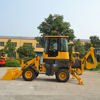 Mini tractopelle compacte à cabine ouverte en roumanie