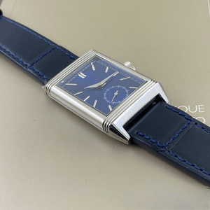 Montre mécanique rectangulaire Art Déco, boîtier en acier poli, cadran bleu, bracelet en cuir véritable, petite seconde, complication - Product Image 1