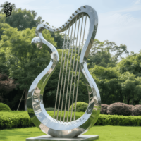 Patung Instrumen Gitar Cello dari Baja Anti Karat Berkualitas Tinggi yang Dikustomisasi untuk Dekorasi Taman atau Vila Luar Ruangan
