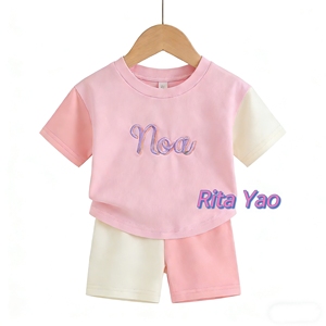 Set Personalizzato per Bambini con T-Shirt Ricamata e Pantaloncini Colorati, Completo Sportivo in Cotone per Bambine - Product Image 4