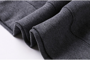 2025 Unisex Quần Bó Sát Và Áo Thiết Lập Phong Cách Mới 100% <span class=keywords><strong>Polyester</strong></span> 3D Logo Dập Nổi Nhãn Hiệu Riêng Tùy Chỉnh Cho Mùa Thu Người Đàn Ông - Product Image 5