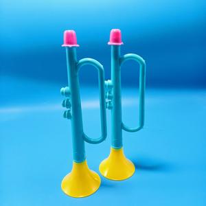 Jouet en plastique, petite trompette, jouet pour enfants, trompette colorée, jouet d'imitation d'instrument de musique, 2 yuans. - Product Image 2