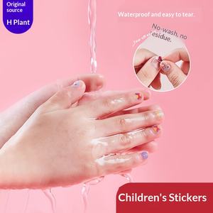 Pegatinas de Uñas Completas para Niños con Tiras Autoadhesivas, Calcomanías de Uñas Lindas y Divertidas con Diseños de Arcoíris, Pasteles y Abejas - Product Image 3