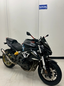 Bennali Huanglong <span class=keywords><strong>600</strong></span> - Moto sportive à essence d'occasion à deux roues. Finition de peinture d'origine. Garantie de qualité. - Product Image 3
