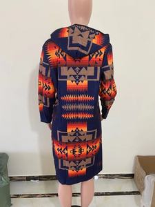 Cardigan à motif aztèque imprimé pour femme, grande taille, à capuche, manches longues, manteau tribal avec poches 2026 - Product Image 3