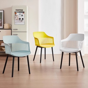 Silla moderna italiana Silla de plástico con reposabrazos <span class=keywords><strong>Sillas</strong></span> de comedor de café <span class=keywords><strong>para</strong></span> restaurantes y cafeterías - Product Image 4