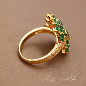 Bague vintage de la série Counterattack avec jade incrusté, émeraude synthétique et saphir blanc - Product Image 3