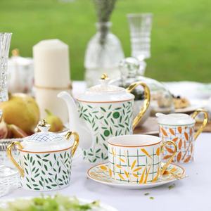 Recommandation : Accessoires de cuisine de luxe nordiques, service à café et à thé en porcelaine avec poignée dorée - Product Image 1