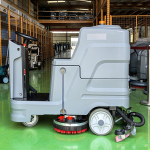 <span class=keywords><strong>Autolaveuse</strong></span> autoportée à double brosse pour un nettoyage efficace et maniable dans les entrepôts frigorifiques, les parkings et les locaux de stockage - Product Image 1