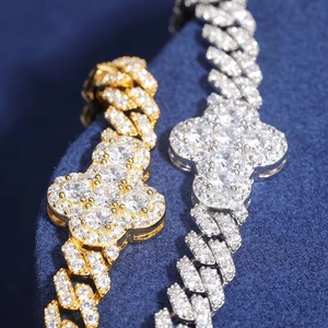 Bracelet en moissanite Cuban Link le plus vendu pour la mode urbaine, les événements musicaux, les fêtes et le quotidien, disponible à la vente - Product Image 5