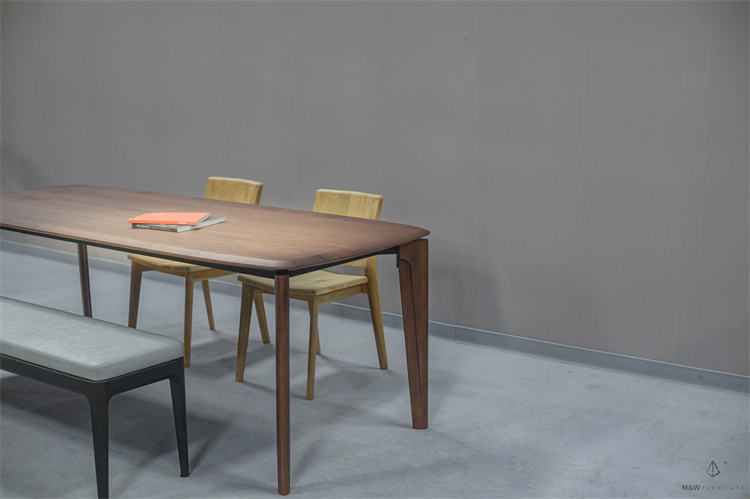 สีดำสีกากี