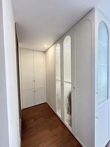 Armoire en bois à charnières moderne et simple sur mesure pour toute la maison, bibliothèque, meuble TV, meuble de balcon, meubles de chambre à coucher - Product Image 2