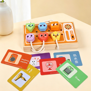<span class=keywords><strong>Gioco</strong></span> Educativo in Legno per Bambini 'Piccolo <span class=keywords><strong>Detective</strong></span>', Giocattolo di Interazione Familiare per Imparare Giocando, Regalo per Bambini e Bambine - Product Image 1