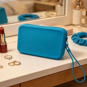 Pochette cosmétique en silicone à motif bonbon, avec logo personnalisé, imperméable, durable, avec fermeture éclair, pour voyage - Product Image 1