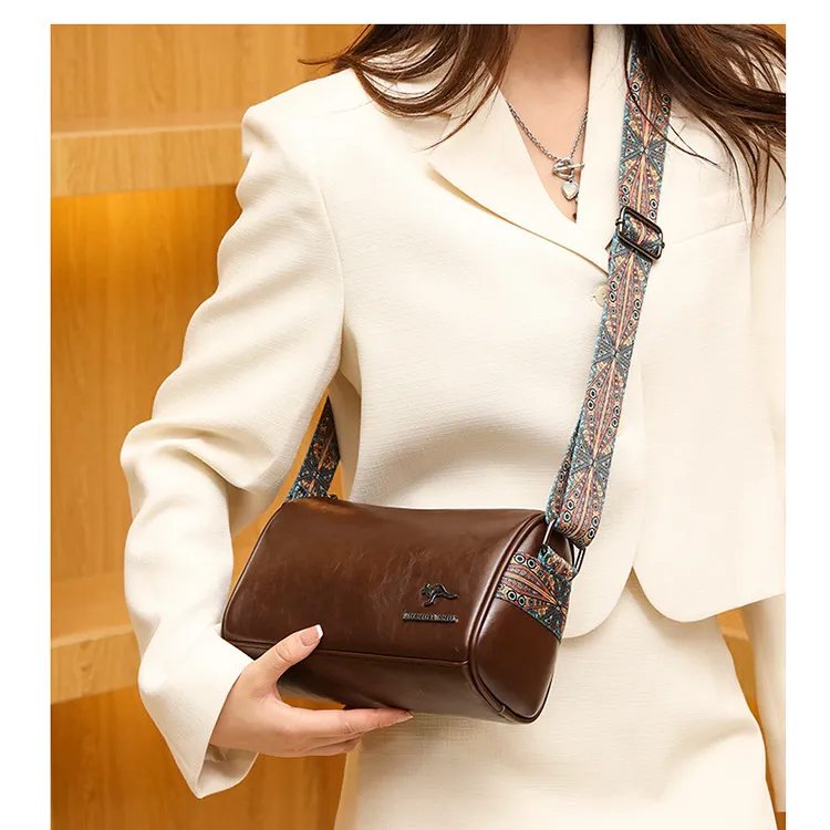 Hot selling Ladies Shoulder Bag Purse Retro Oil Waxy Soft Leather Bag Crossbody Bag With Wide Shoulder Strap