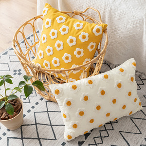 Funda de almohada de algodón con estampado de margaritas, funda de almohada de tacto tridimensional, diseño moderno - Product Image 2