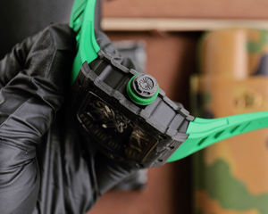 Reloj Deportivo de Lujo para Hombre NT35-02 con Esfera Esqueletizada de Alta Precisión, Correa de Caucho y Acero Inoxidable, Caja de Fibra de Carbono, para Buceo - Product Image 2