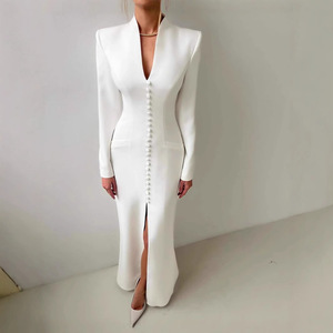 <span class=keywords><strong>ชุด</strong></span>เดรส<span class=keywords><strong>ยาว</strong></span>สีขาวสไตล์ยุโรปอเมริกัน <span class=keywords><strong>แขน</strong></span><span class=keywords><strong>ยาว</strong></span> เอวสูง แต่งแผ่นรองไหล่ กระดุมแถวเดียว คอวี แต่งลาย สำหรับงานกลางคืน - Product Image 5