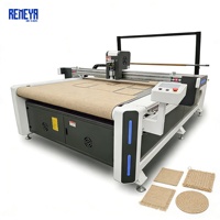 Coupe-tissu REMEYA pour textiles industriels tricotés lourds avec coupe précise et outil de coupe en V à économie d'énergie