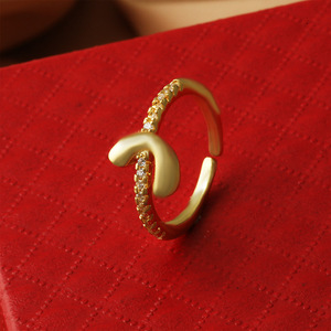 ชุดสร้อยข้อมือและแหวนแฟชั่นสไตล์อียิปต์โบราณตัวอักษรเซอร์คอนสีทองแดงสดใสไม่ซีดจาง - Product Image 3