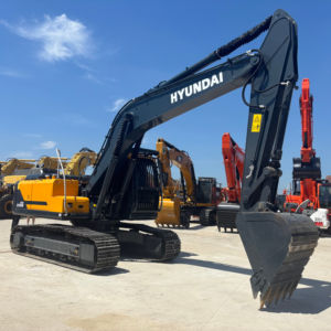 Excavadora Hyundai HX220S de 22 toneladas, modelo 2023 con Motor, rodamiento de engranajes, capacidad de cubo de 0,92 m, garantía de 6 meses a la venta - Product Image 1