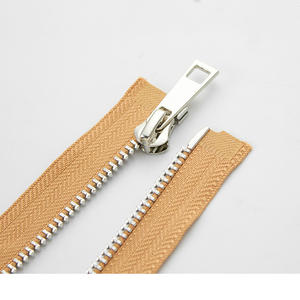 <span class=keywords><strong>Fermeture</strong></span> à glissière en métal de 70cm séparant les dents en ruban à extrémité ouverte, <span class=keywords><strong>fermeture</strong></span> à glissière à verrouillage automatique, fermetures à glissière en métal <span class=keywords><strong>pour</strong></span> vestes, manteaux à coudre, artisanat - Product Image 5