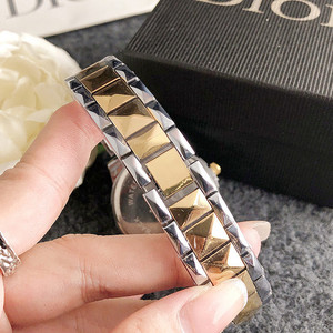 Elegante Reloj de Cuarzo de Acero Inoxidable para Mujer, Esfera Redonda, Números Romanos, Bisel con Diamantes, Reloj Analógico de 36 mm, Cierre de Mariposa - Product Image 4