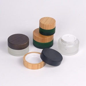 Barattolo in Vetro Smerigliato da 50ml con Coperchio in Bambù Nero Opaco, Barattolo in Vetro Smerigliato per Crema Viso, Coperchio in Legno Marrone Scuro, Barattolo Verde Smerigliato - Product Image 3