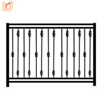Broches de balustre d'escalier en fer forgé carré en métal noir mat personnalisées en gros pour intérieur
