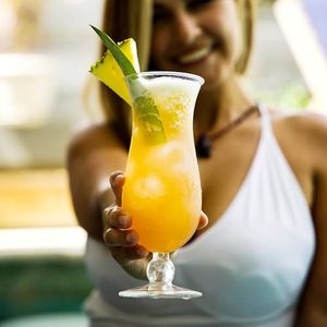 Verres à cocktail <span class=keywords><strong>Pina</strong></span> <span class=keywords><strong>Colada</strong></span> transparents en plastique acrylique Hurricane Glass 13 oz - Product Image 5