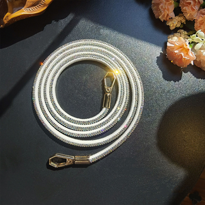 สายคล้องโทรศัพท์มือถือแบบยาว ประดับคริสตัลเพชรระยิบระยับ ดีไซน์โซ่แบน ขายดี - Product Image 4