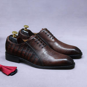 Nouvelles chaussures en cuir décontractées pour hommes, chaussures en cuir véritable imprimées au laser de style derby, chaussures tendance pour hommes - Product Image 4
