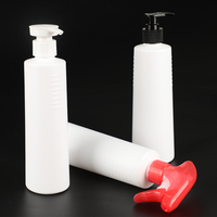 Les vaporisateurs et les pulvérisateurs en plastique sont utilisés pour les bouteilles de nettoyage des taches d'huile d'eau de nettoyage de voiture