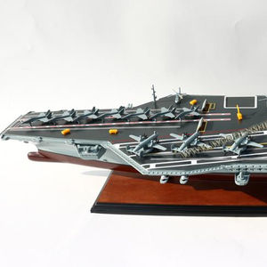 Modèle de porte-avions USS GERALD R. FORD CVN 78 - Modèle artisanal en bois - Product Image 1