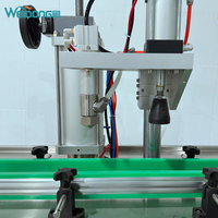Machine de remplissage de canettes aérosol semi-automatique pour nettoyeur de moteur Emballage métallique à entraînement pneumatique pour cosmétiques et produits chimiques