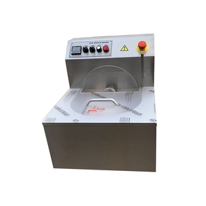 New <span class=keywords><strong>2025</strong></span> Lst Sô Cô La Nóng Chảy Tank Máy Với Vibrator Thép Không Gỉ 304 Đa Chức Năng 8Kg Công Suất - Product Image 2