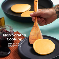 Ensemble d'Ustensiles de Cuisine en Bois de Teck Non Toxique avec Support, Spatule, Louche et Crochets Métalliques pour la Cuisson