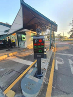 Caméra de reconnaissance intelligente des plaques d'immatriculation (LPR), système AI ALPR pour communautés fermées et parkings, application de gestion cloud