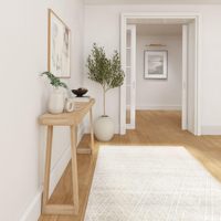 Console moderne en pin massif avec design réglable, montage facile, finition blonde, idéale pour les hôtels, les entrées étroites et les salons